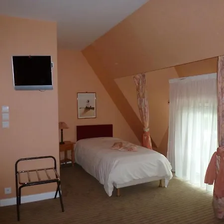 Les Chaumieres Du Lac Hotel