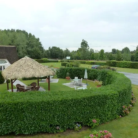 Les Chaumieres Du Lac Hotel 2*