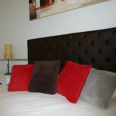 Hotel Les Chaumieres Du Lac 2*
