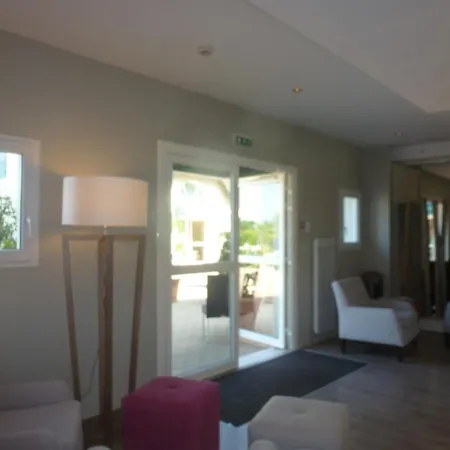 Hotel Les Chaumieres Du Lac