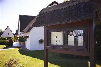 Les Chaumieres Du Lac Hotel