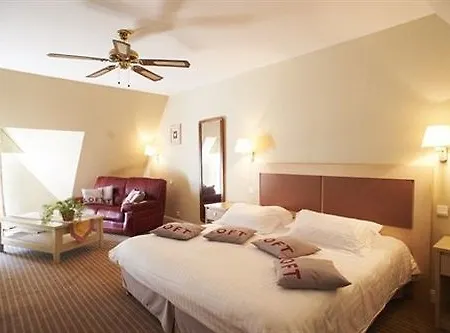 Les Chaumieres Du Lac Hotel 2*