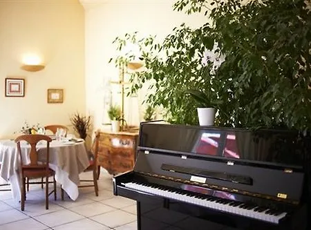Les Chaumieres Du Lac Hotel